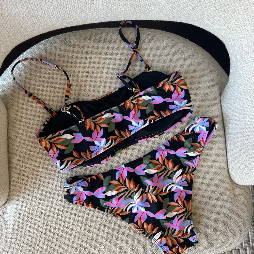 Cabana del Sol Floral Tropical Bikini Set - Picture 4 of 4